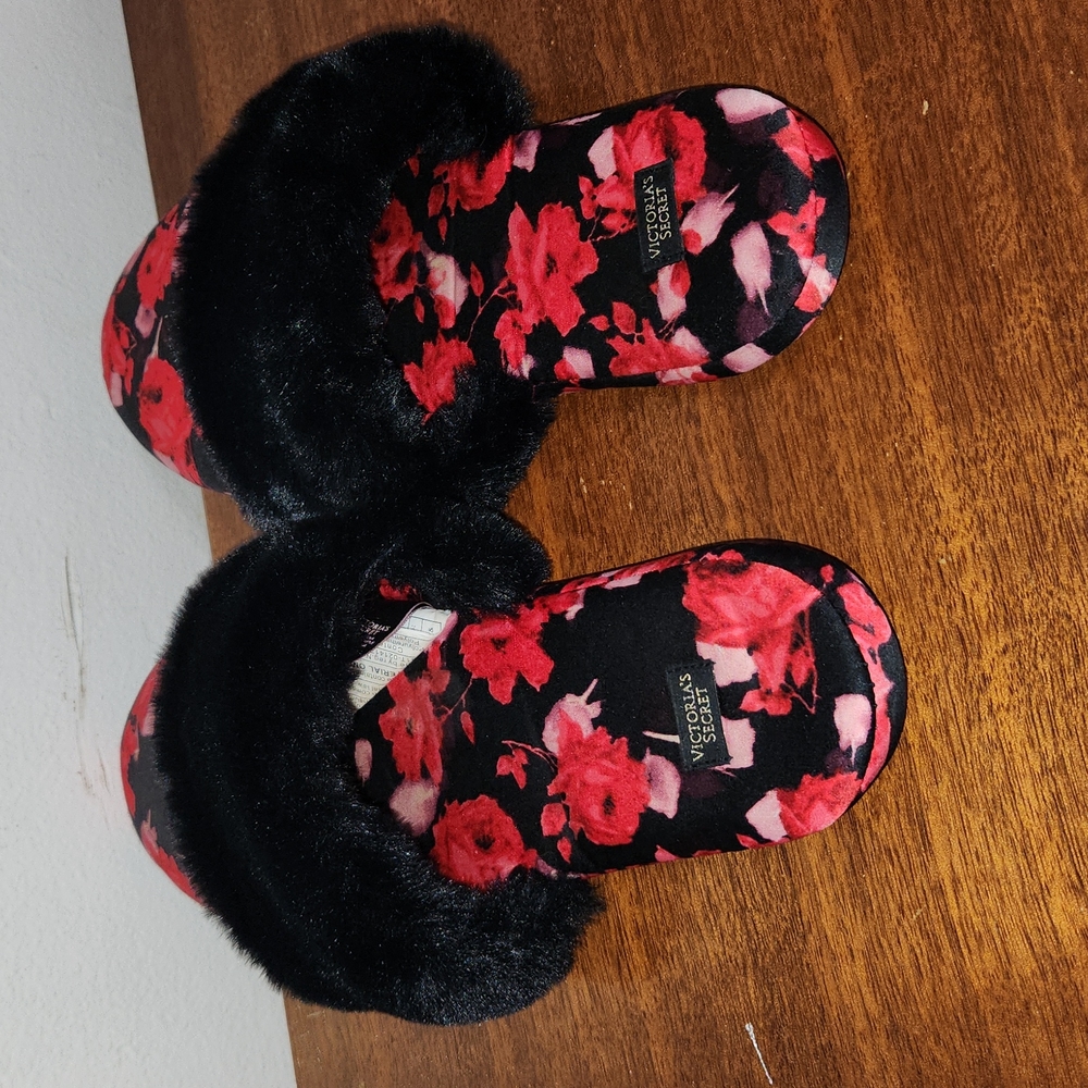 Victoria's Secret Roses Slippers - Picture 2 of 4